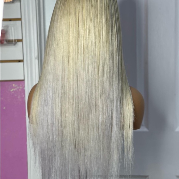 18” 613 frontal wig - Picture 3 of 3